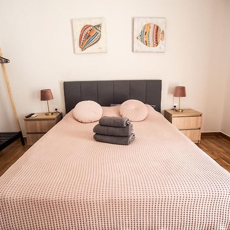 Explore Greece From Comfortable City Centre Apartment Chalkís Exterior foto